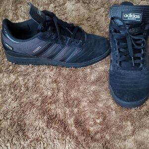Adidas Black Sneakers with Sporty Low-Top Design
